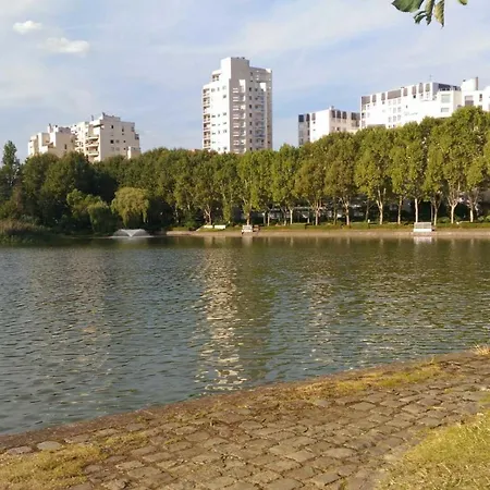 克雷泰伊睡眠住宿加早餐旅馆