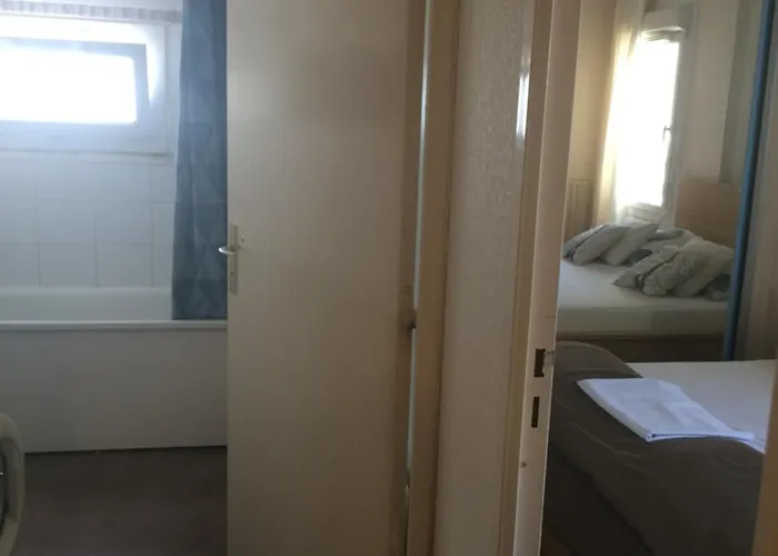 Coucher 홈스테이 크레테일